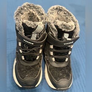 Black Kids Winter Boots size 3 Good condition